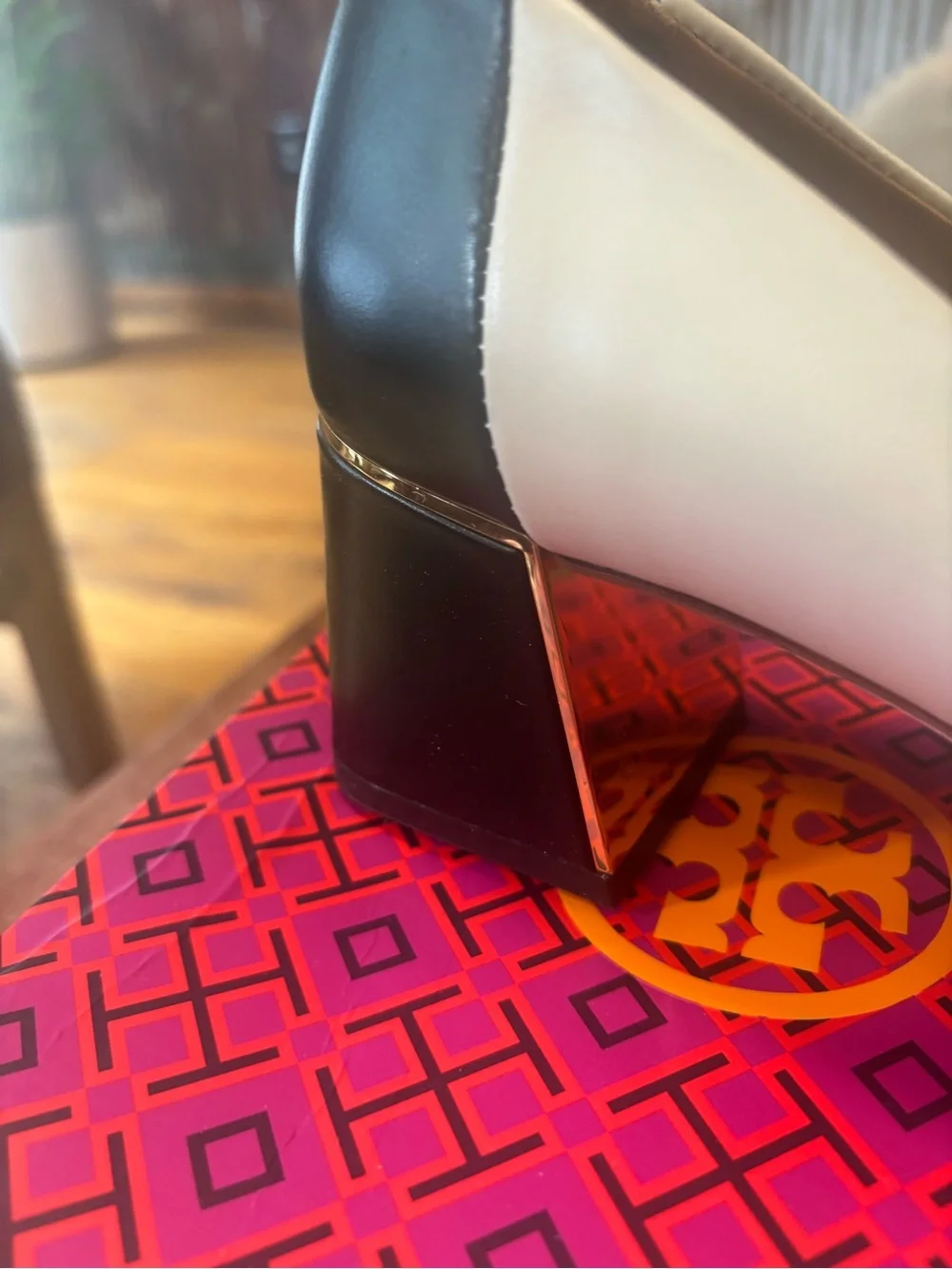 Tory Burch toe heel